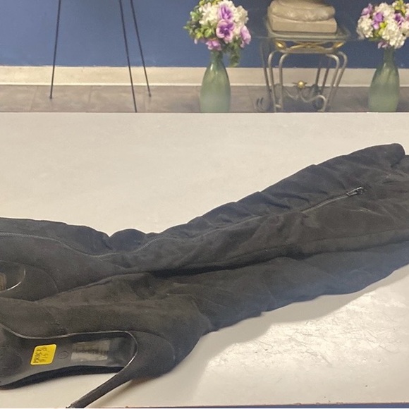 Thigh high Boots - Picture 3 of 4